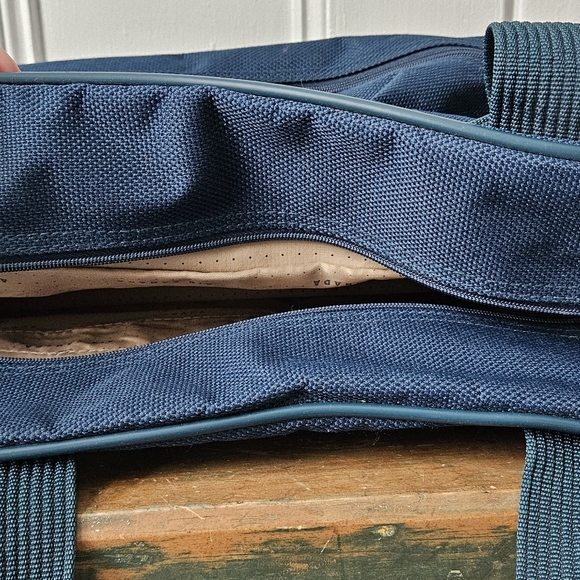 Vintage Air Canada Green Carry-On Bag - Picture 2 of 11